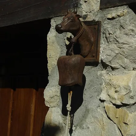 Casa El Carrelu * 푸 데 야네스