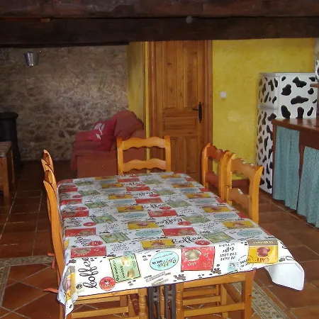 בית נופש Casa El Carrelu